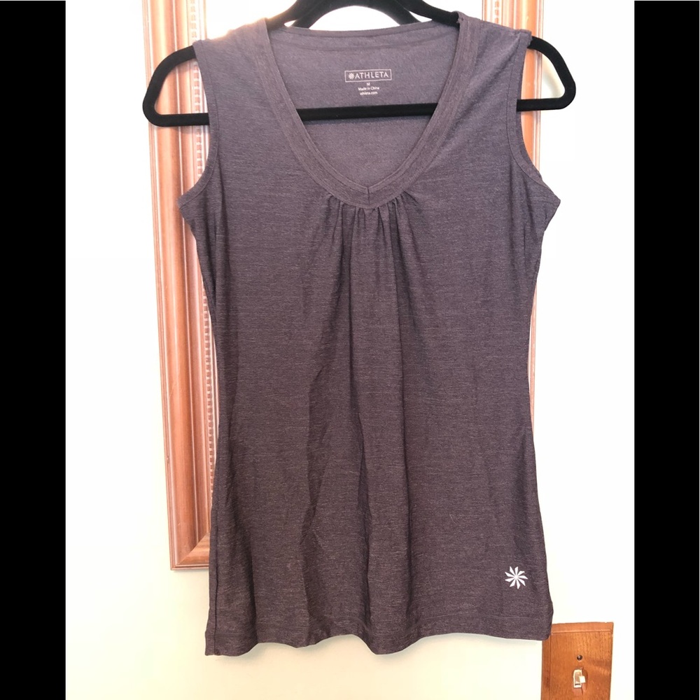 Athleta active top size medium.